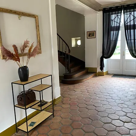 Chateau Villa Saint-Cyr-en-Pail