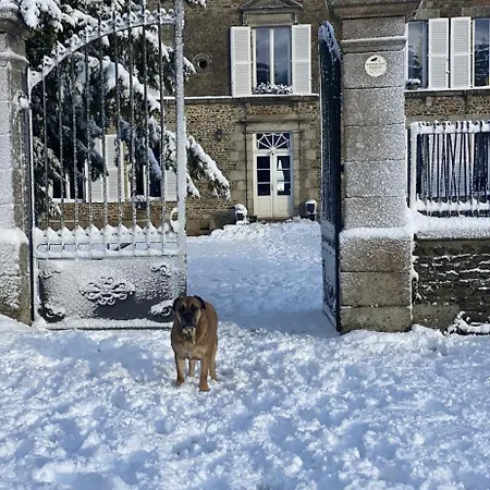 Chateau Saint-Cyr-en-Pail